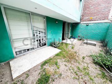 VENTA DE CASA DE 3 PISOS EN BELLAVISTA