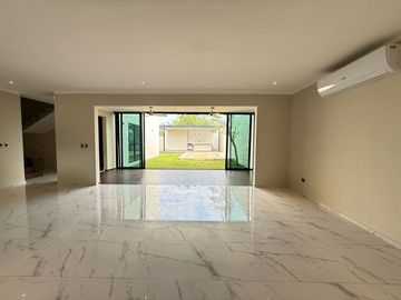 Casa con Paneles Solares en Venta en San Antonio Hool