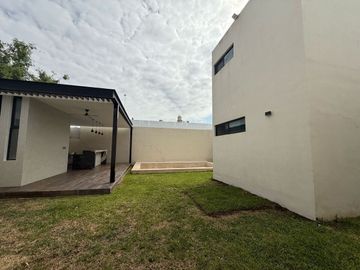 Casa con Paneles Solares en Venta en San Antonio Hool