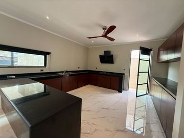 Casa con Paneles Solares en Venta en San Antonio Hool