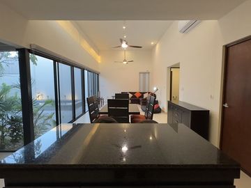 En Venta Casas Gemelas 4 recámaras 1 planta Conkal Privada Canarias.