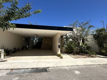 En Venta Casas Gemelas 4 recámaras 1 planta Conkal Privada Canarias.
