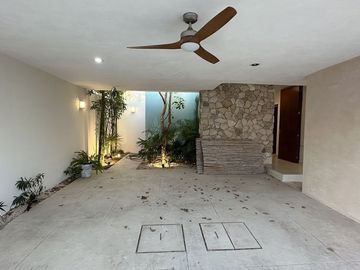 En Venta Casas Gemelas 4 recámaras 1 planta Conkal Privada Canarias.