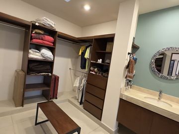 En Venta Casas Gemelas 4 recámaras 1 planta Conkal Privada Canarias.