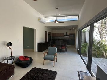 En Venta Casas Gemelas 4 recámaras 1 planta Conkal Privada Canarias.