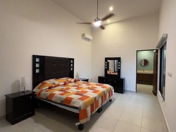 En Venta Casas Gemelas 4 recámaras 1 planta Conkal Privada Canarias.