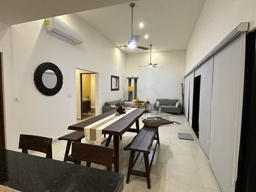 En Venta Casas Gemelas 4 recámaras 1 planta Conkal Privada Canarias.