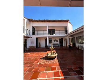 VENTA CASA CAMPESTRE CON APARTAMENTO. GUATIGUARA P/CUESTA. 500m