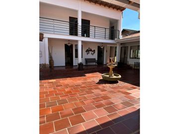 VENTA CASA CAMPESTRE CON APARTAMENTO. GUATIGUARA P/CUESTA. 500m