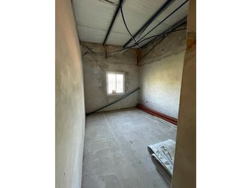 CASA 3 DORMITORIOS 75% terminado