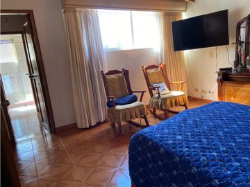 VENTA APARTAMENTO EN LAURELES SANTA TERESITA