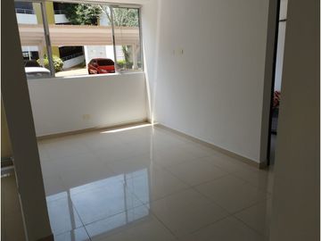 VENDO HERMOSO APTO VILLA CAROLINA PRIMER PISO 2 HABT + PATIO 290 MILL