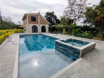 Se Vende Finca Hotel En Pueblo Tapao Montenegro