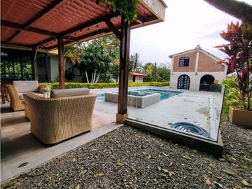 Se Vende Finca Hotel En Pueblo Tapao Montenegro