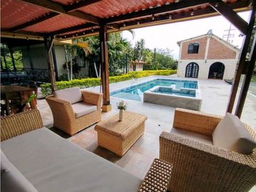 Se Vende Finca Hotel En Pueblo Tapao Montenegro