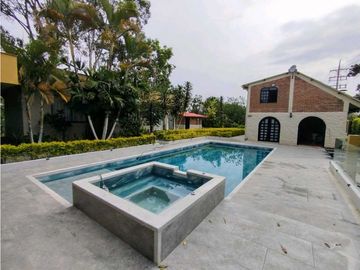 Se Vende Finca Hotel En Pueblo Tapao Montenegro