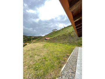 FINCA EN VENTA Sobre la vía San Vicente - Concepción
