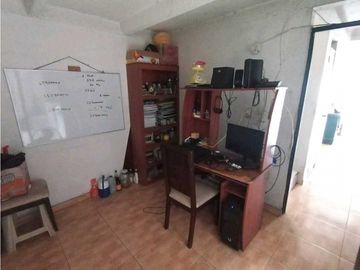 SE VENDE Casa Dos Niveles + Terraza en Paseo de Los Almendros / JV