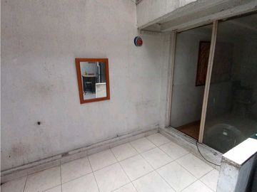 SE VENDE Casa Dos Niveles + Terraza en Paseo de Los Almendros / JV