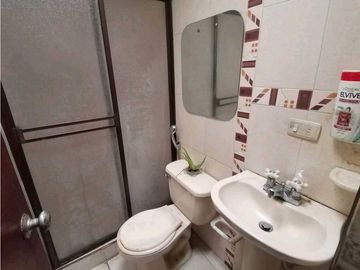 SE VENDE Casa Dos Niveles + Terraza en Paseo de Los Almendros / JV