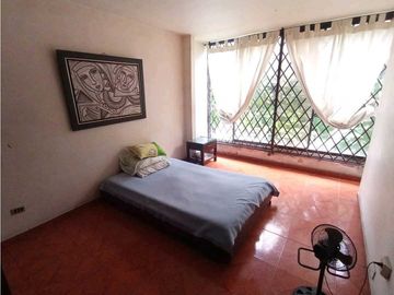 SE VENDE Casa Dos Niveles + Terraza en Paseo de Los Almendros / JV