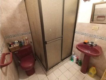 SE VENDE Casa Dos Niveles + Terraza en Paseo de Los Almendros / JV