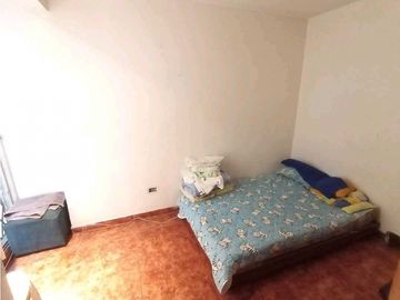 SE VENDE Casa Dos Niveles + Terraza en Paseo de Los Almendros / JV