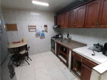 SE VENDE Casa Dos Niveles + Terraza en Paseo de Los Almendros / JV
