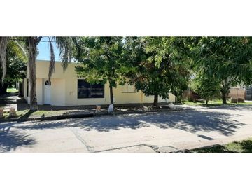 SE VENDE CASA CON LOCAL EN MARIA GRANDE