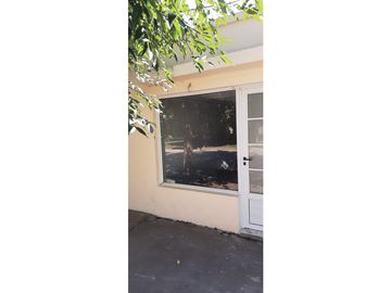 SE VENDE CASA CON LOCAL EN MARIA GRANDE