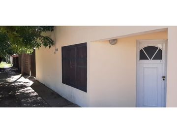 SE VENDE CASA CON LOCAL EN MARIA GRANDE