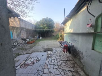 CASA 3 AMB EN VENTA CLAYPOLE CON PATIO Y GARAGE