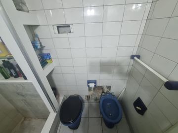CASA 3 AMB EN VENTA CLAYPOLE CON PATIO Y GARAGE