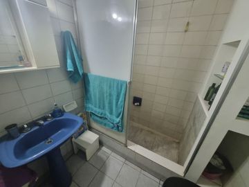 CASA 3 AMB EN VENTA CLAYPOLE CON PATIO Y GARAGE