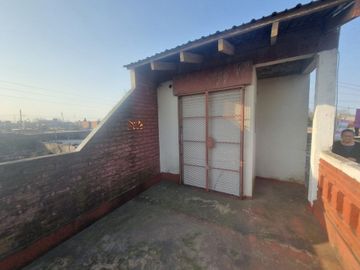 CASA 3 AMB EN VENTA CLAYPOLE CON PATIO Y GARAGE