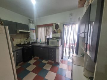 CASA 3 AMB EN VENTA CLAYPOLE CON PATIO Y GARAGE