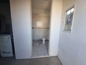 CASA 3 AMB EN VENTA CLAYPOLE CON PATIO Y GARAGE