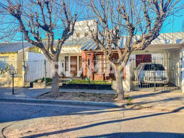 VENTA CASA DE 3 DORMITORIOS ZONA CUMELEN NEUQUEN