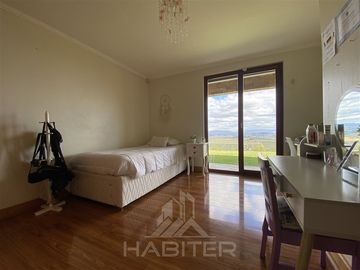 Casa en Venta en Cerro Cristal, Curicó