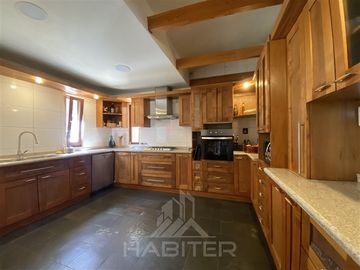 Casa en Venta en Cerro Cristal, Curicó