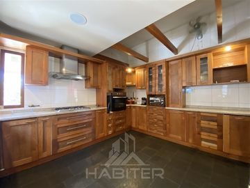 Casa en Venta en Cerro Cristal, Curicó