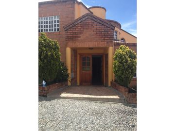 FINCA EN COPACABANA - EL LIMONAR