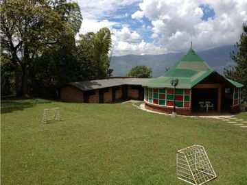 FINCA EN COPACABANA - EL LIMONAR