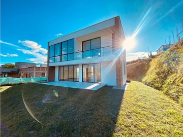 VENTA  CASA  HERMOSA CASA DE CAMPO .