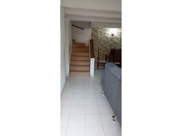 LUXA VENDE CASA BARRIO AIDA LUCIA