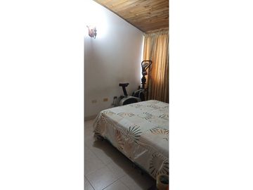 LUXA VENDE CASA BARRIO AIDA LUCIA
