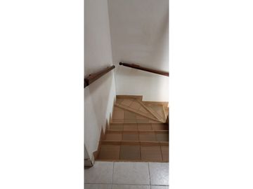 LUXA VENDE CASA BARRIO AIDA LUCIA