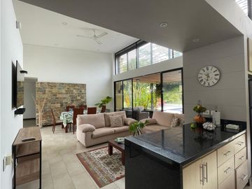 SE VENDE CASA CAMPESTRE EN LA TEBAIDA QUINDIO