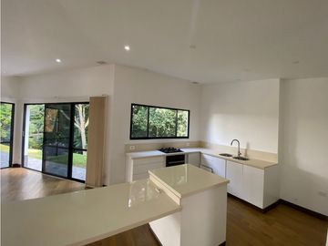 VENTA  MODERNA PROPIEDAD EN CONJUNTO ( 2 CASAS INDEPENDIENTES )