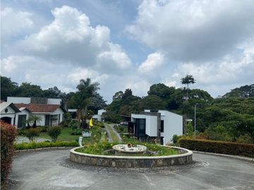 VENTA  MODERNA PROPIEDAD EN CONJUNTO ( 2 CASAS INDEPENDIENTES )
